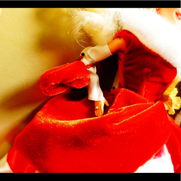 1994 BARBIE Winter PEPPERMINT PRINCESS DOLL - Picture 5 of 9